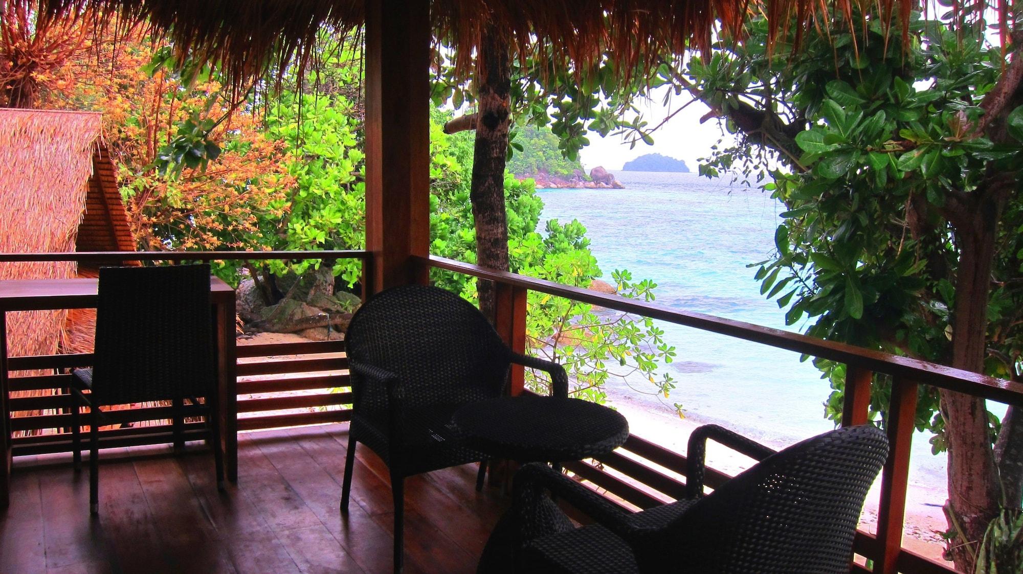 Ten Moons Lipe Resort Экстерьер фото
