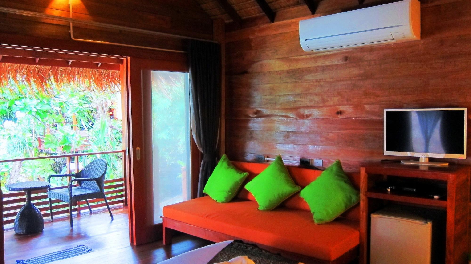 Ten Moons Lipe Resort Экстерьер фото