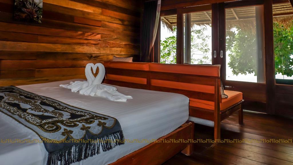 Ten Moons Lipe Resort Экстерьер фото