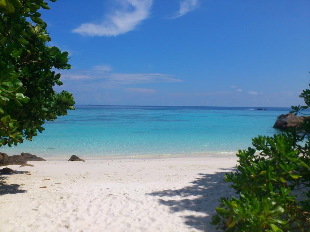 Ten Moons Lipe Resort Номер фото