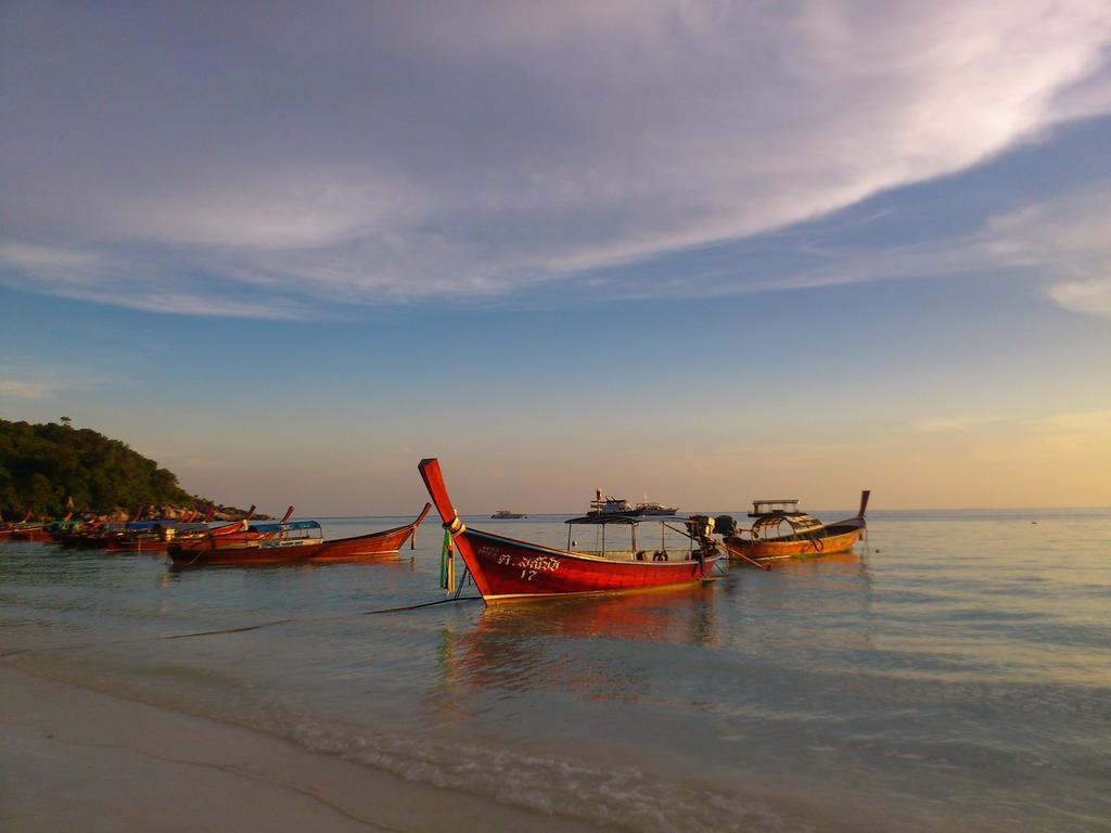 Ten Moons Lipe Resort Экстерьер фото