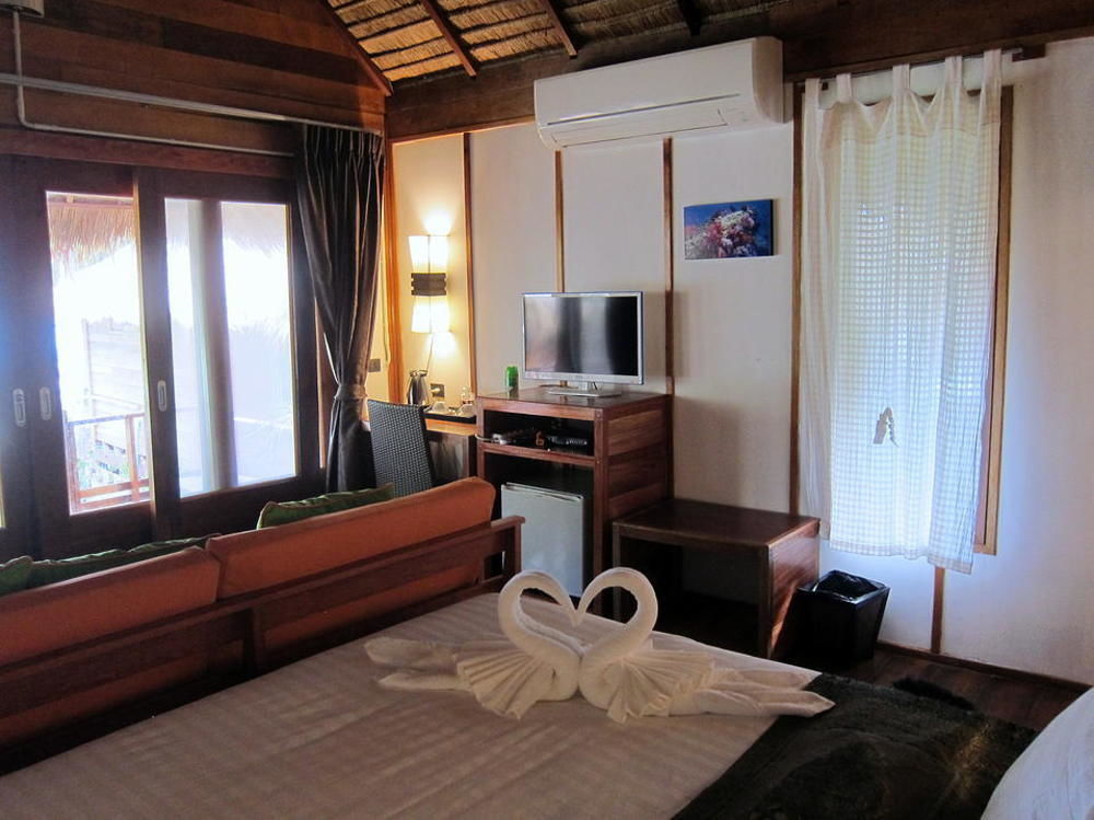 Ten Moons Lipe Resort Экстерьер фото